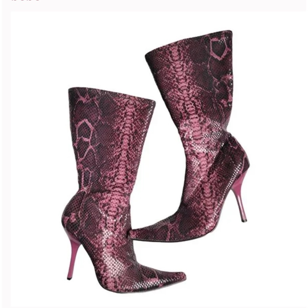 Bebe Purple Skakeskin Pointed Toe Boots